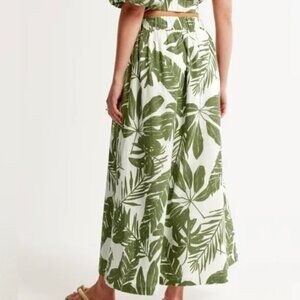 NWOT Abercrombie Green Palm Linen-Blend Maxi Skirt